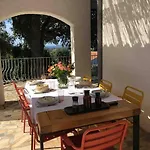 Climatisee, Vue Et Colline Avec Piscine Vila Les Issambres