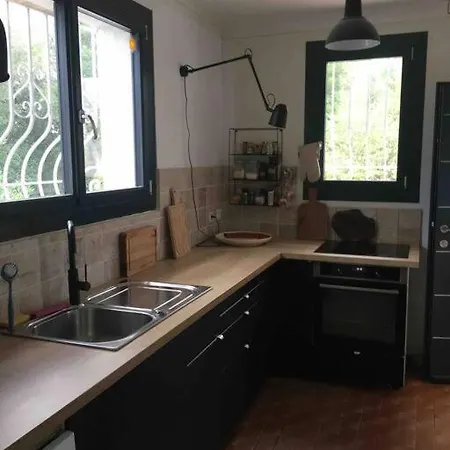 Climatisee, Vue Et Colline Avec Piscine Les Issambres
