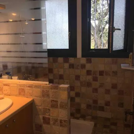 Climatisee, Vue Et Colline Avec Piscine Vila *