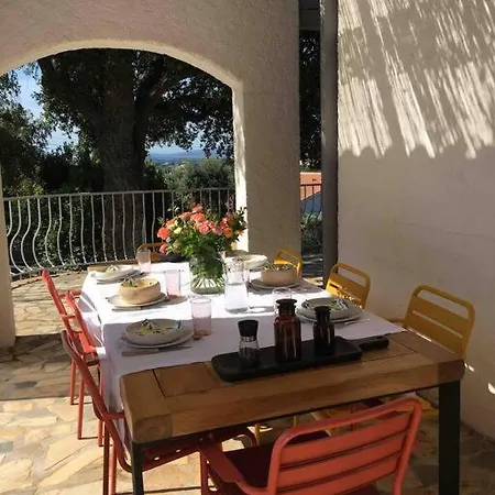 Climatisee, Vue Et Colline Avec Piscine Vila Les Issambres